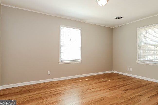 Building Photo - 1666 Greenbrook Dr