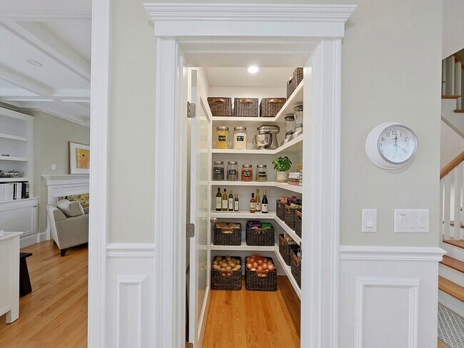 Building Photo - 42 Parsons St