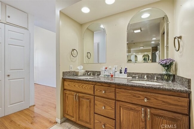 Building Photo - 5305 White Oak Ave