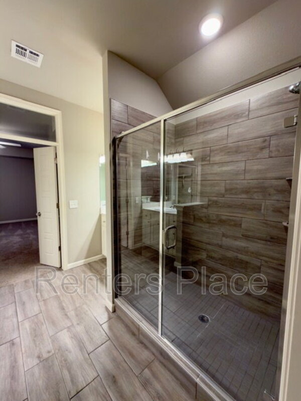 Building Photo - 13936 S Ironwood Pl