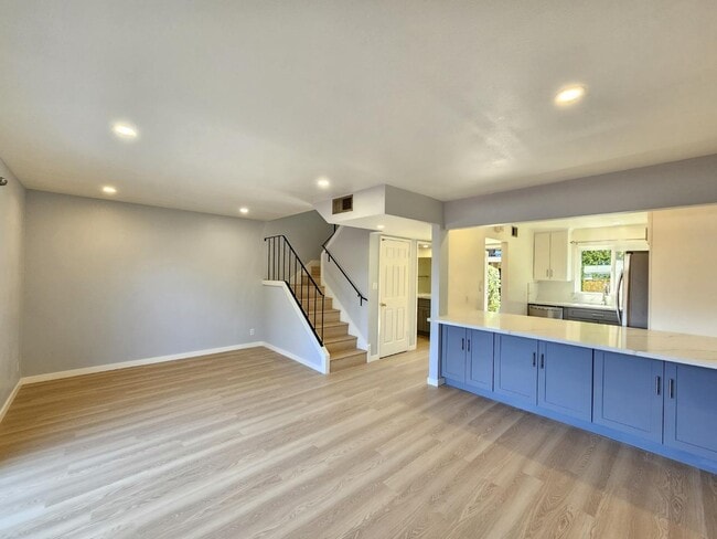 Building Photo - 2055 Aldengate Way