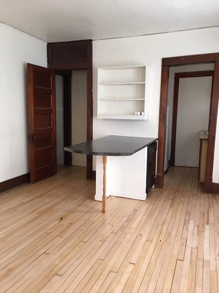 Building Photo - 1107 E Gorham St