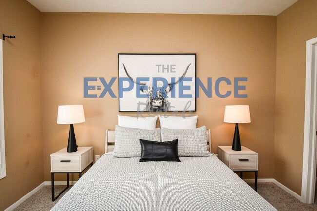 Building Photo - 7438 S Louise Ave