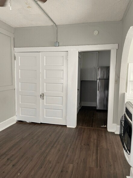 Building Photo - 422 5th Ave NW