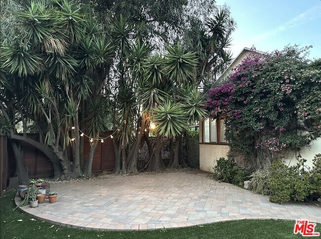 Building Photo - 4001 Chevy Chase Dr