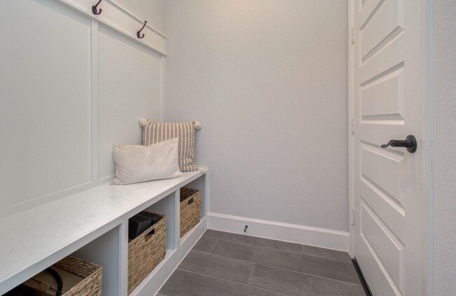 Building Photo - 20810 Clydesdale Post Rd