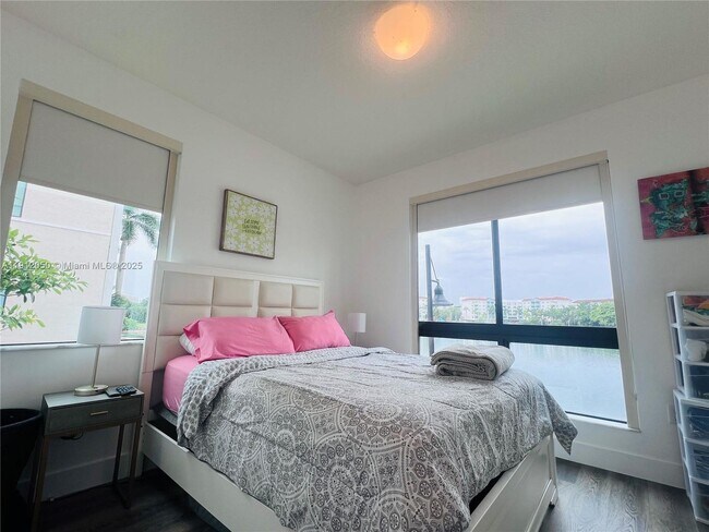 Building Photo - 4670 NW 84th Ave