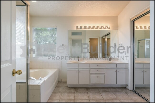 Building Photo - ***ARRIVING SOON*** CALL US TODAY AT (505)...