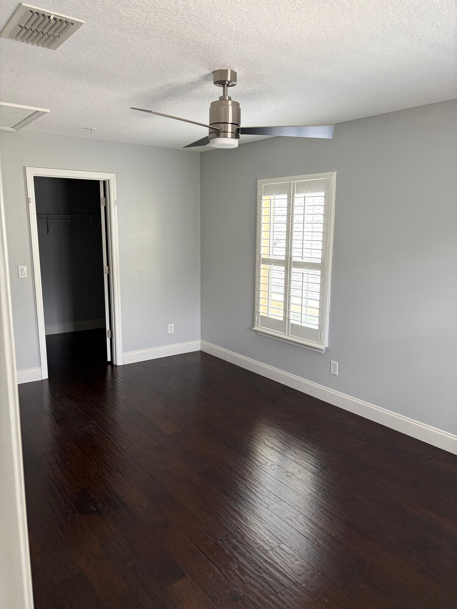 Bedroom - 3049 Lindale Ave