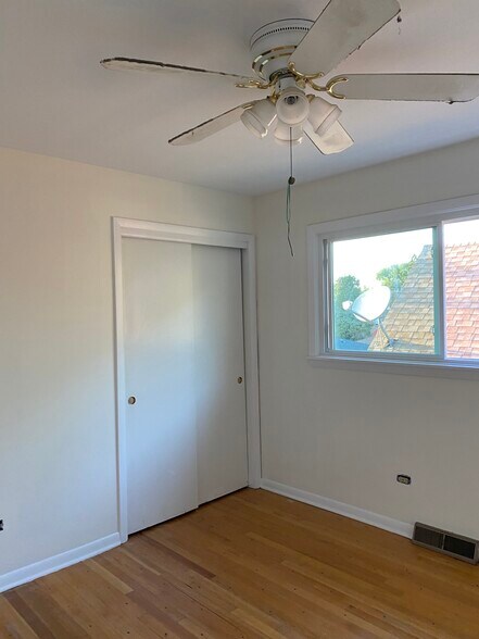 Building Photo - 3734 Ridgeland Ave