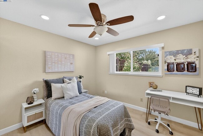 Building Photo - 1810 Peary Way