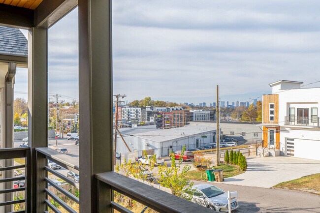 Building Photo - 336 Vivelle Ave