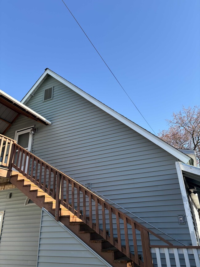 Building Photo - 4817 N Madison St