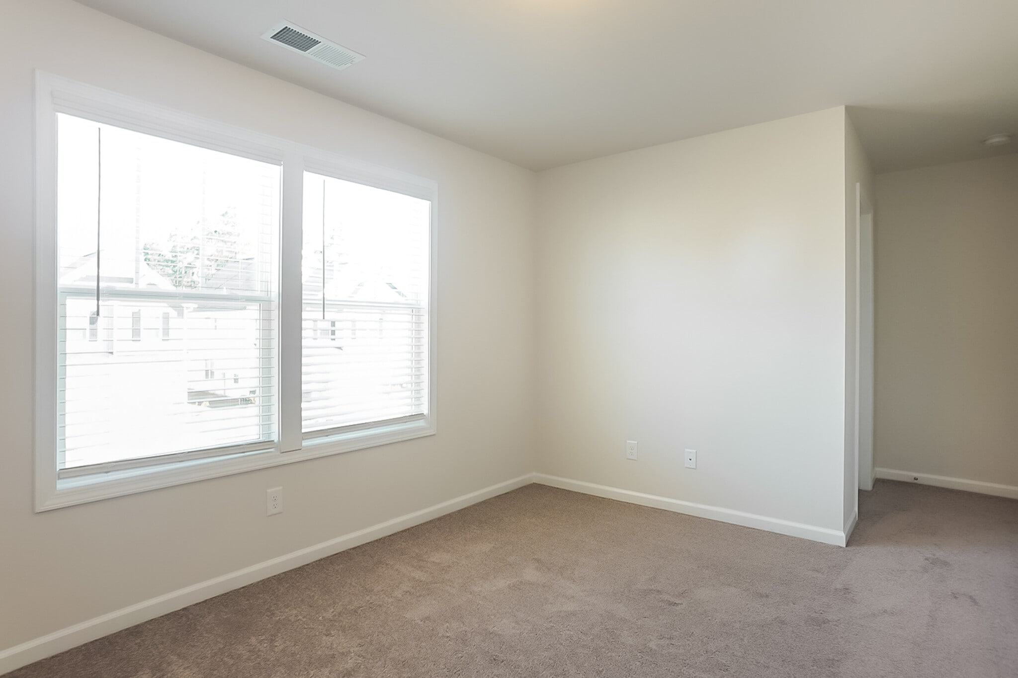 Building Photo - 582 Count Fleet Ct
