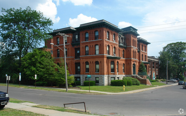 Building Photo - Moses Dewitt House