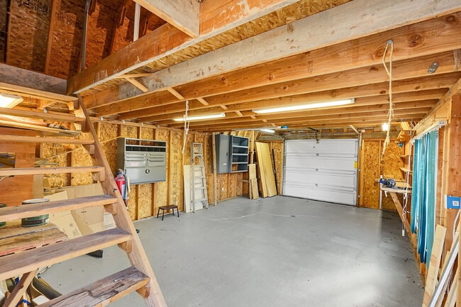 Building Photo - $2,195.95, 3-bed, 2-bed, ranch-style home with a large backyard and $300 off first month's rent