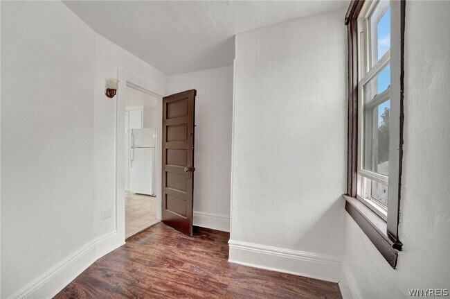 Building Photo - 214 Ludington St