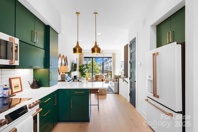 Building Photo - 3301 Spencer St