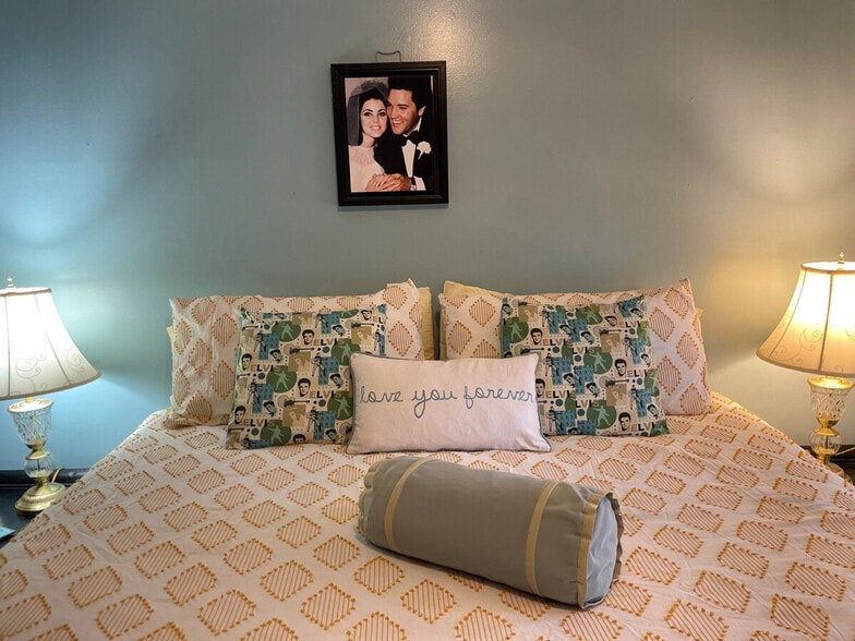 Building Photo - 175 Schools Dr