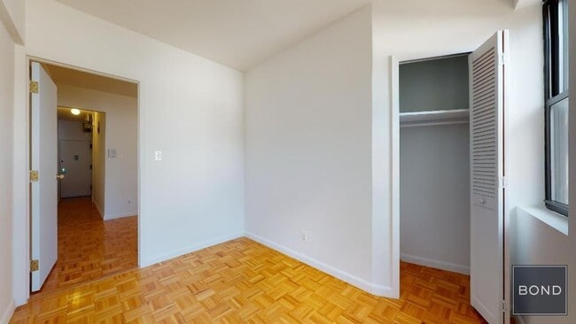 Building Photo - 164 Mott St