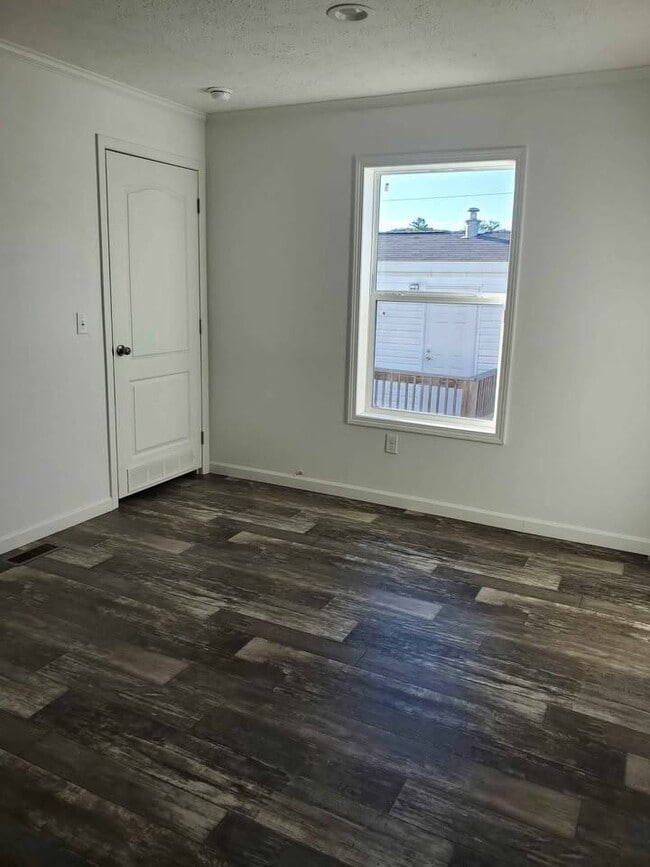 Building Photo - 413 Rhett Lane