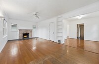 Building Photo - Discover Comfort & Charm in a Prime Location: 2BD/1B Single-Family Home!