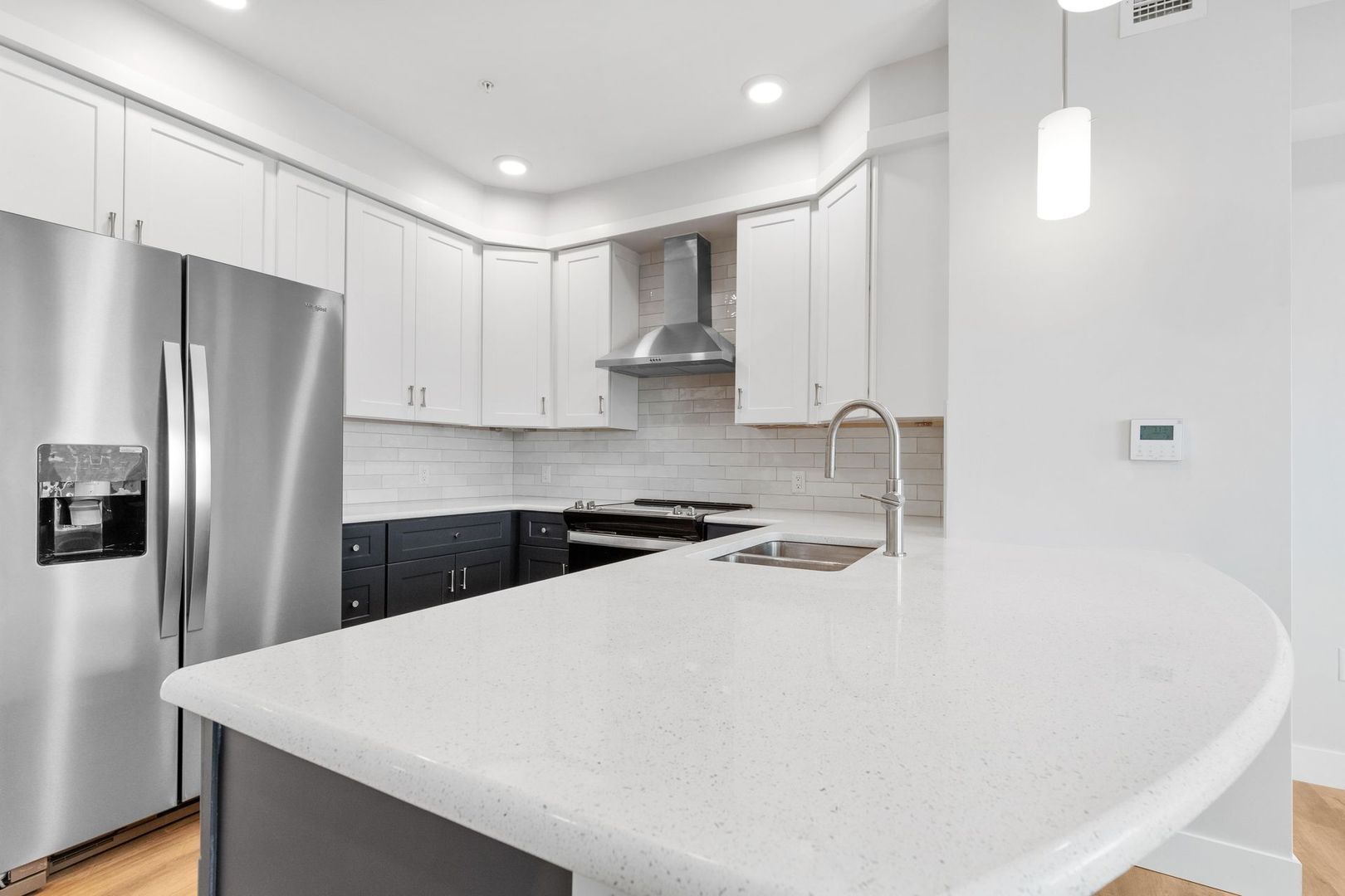 Building Photo - 903 Main St