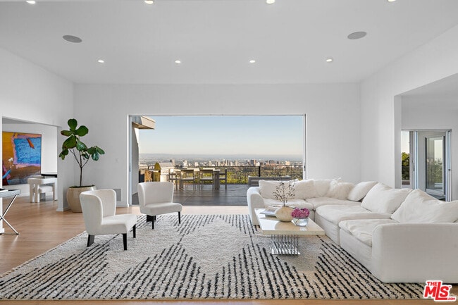 Building Photo - 10134 Angelo View Dr