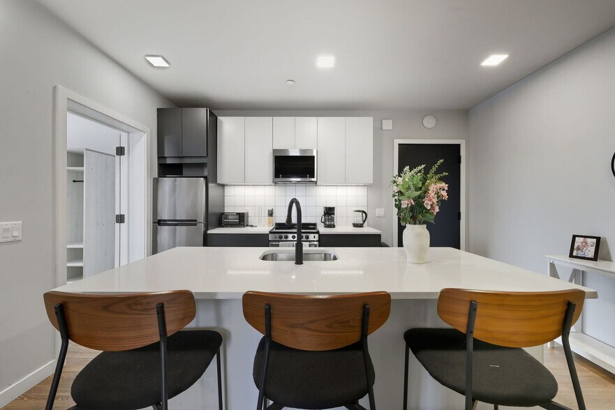 Building Photo - 1151 N 3rd St