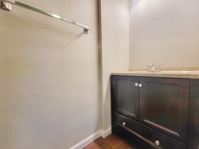 Building Photo - 110 Hays Forest Cove