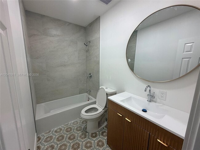 Building Photo - 1525 SW 76th Ct