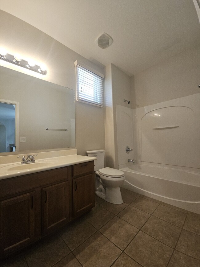 Building Photo - MOVE-IN READY HOME IN COOLEY STATION!