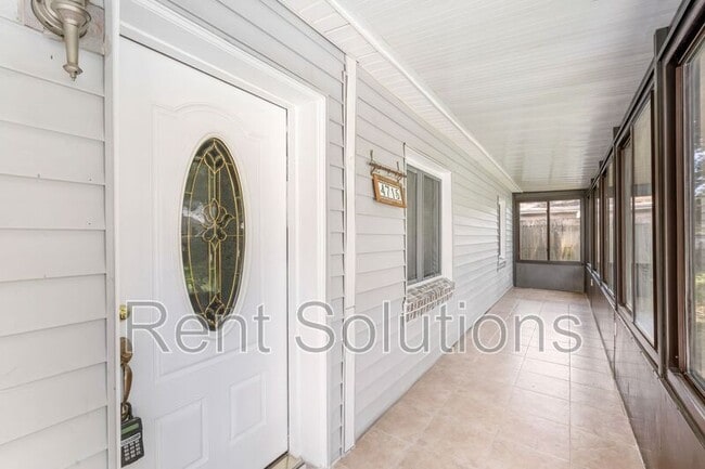Building Photo - 4715 W Knights Ave