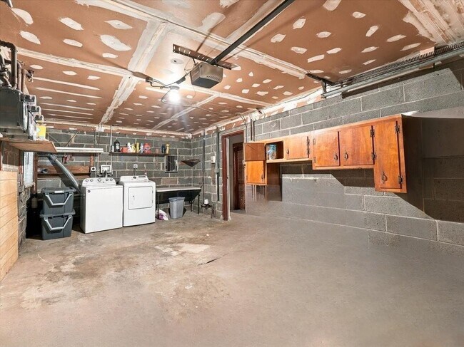 Building Photo - 89 Bleecker St