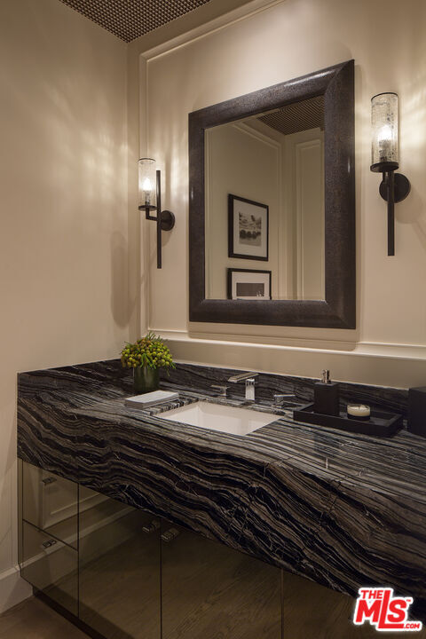 Building Photo - 14939 La Cumbre Dr