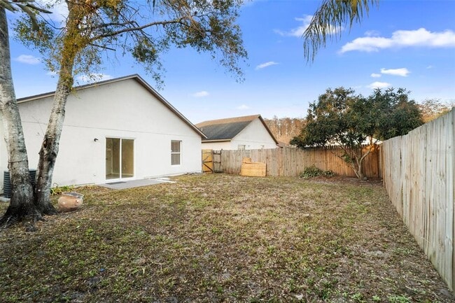 Building Photo - 7831 Hidden Hollow Dr