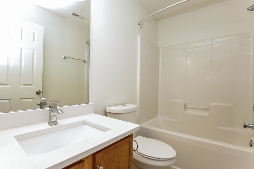 Building Photo - 8729 Rozumny Dr