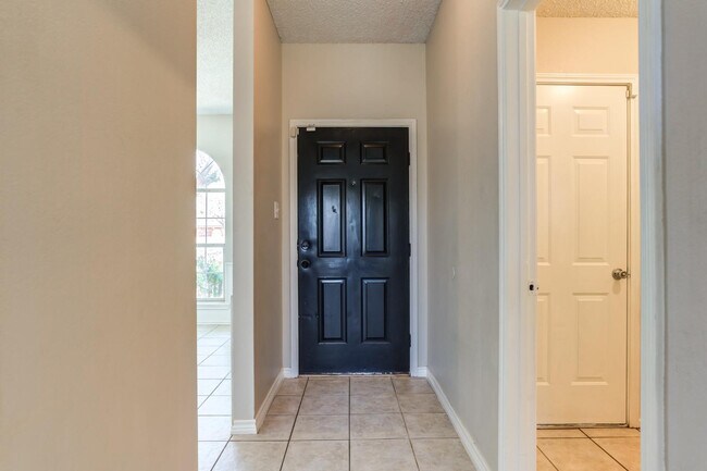 Building Photo - 6113 6th St