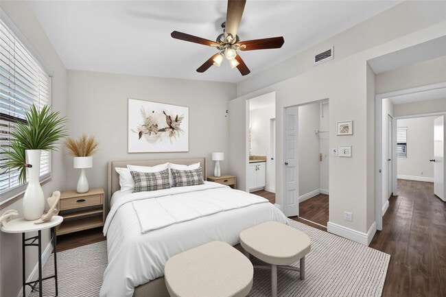 Building Photo - 1921 NE 15th Ave