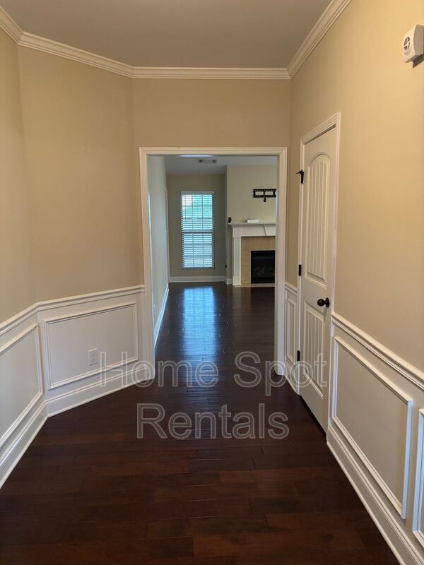 Building Photo - 4811 Lost Creek Dr