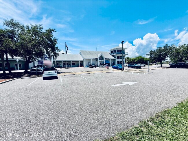 Building Photo - 250 S Sykes Creek Pkwy
