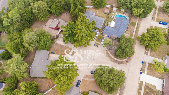 Building Photo - Talk About Unique! Must See 4 Bed/2 Bath S...