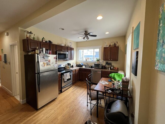 Building Photo - 4 bedroom in Somerville MA 02144