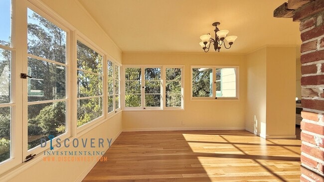 Building Photo - Mid-Century Montclair 3+ Bedroom with Filtered San Francisco Bay Views!
