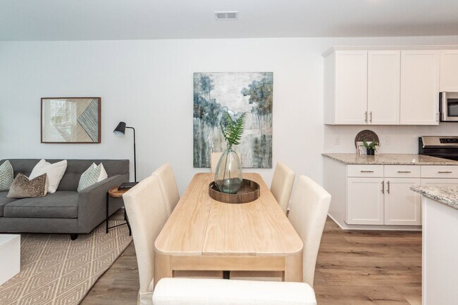 Building Photo - 3 Bedroom, 2.5 Bathroom Townhome in Twin Rivers - Wando