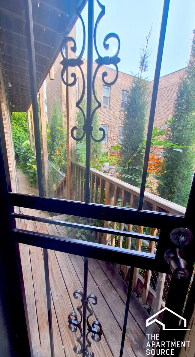 Building Photo - 4533 S Michigan Ave