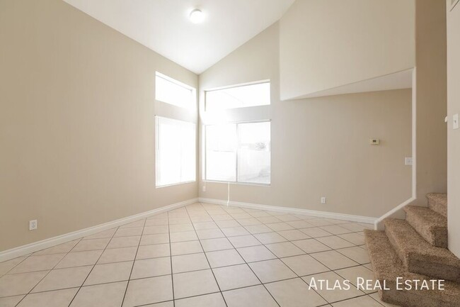 Building Photo - 4933 Via Luis Ct