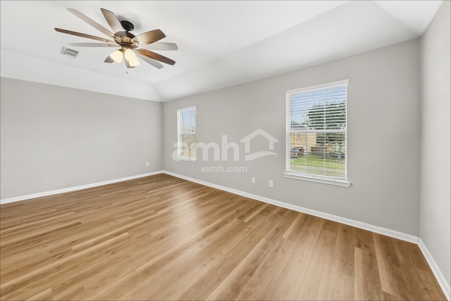 Building Photo - 12926 Pine Meadows St