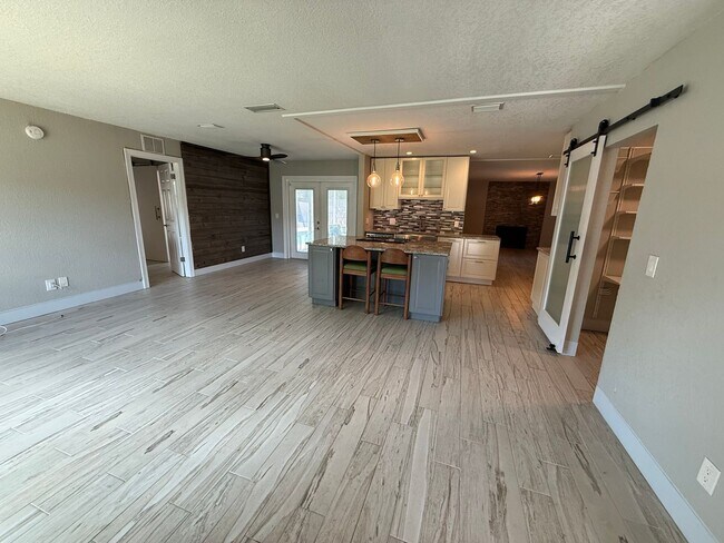 Building Photo - 602 Pine Forest Dr