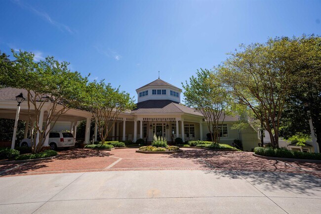 Building Photo - 107 Oakton N